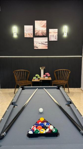 YOLO3 10PAX CentralTown Piano, PoolTable, Netflix